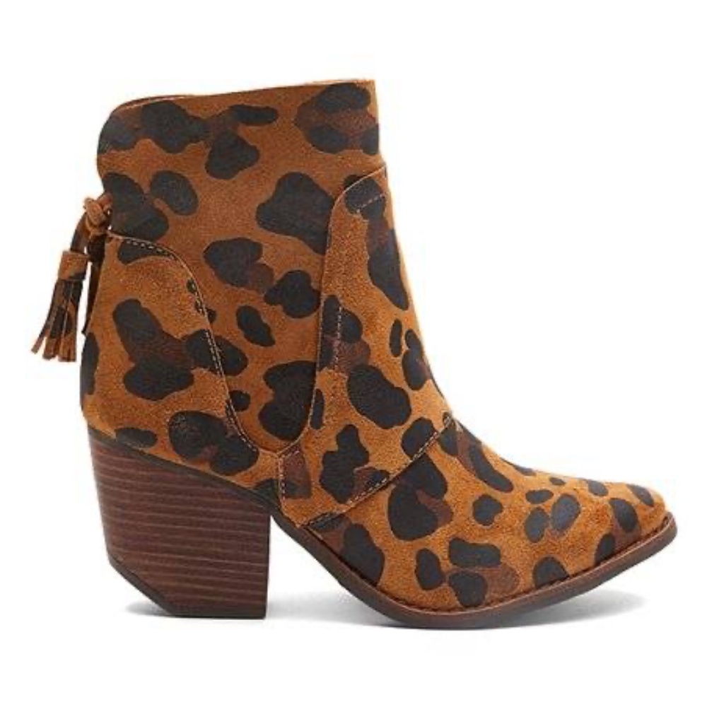MATISSE Laney Spotted Leopard Animal Leather Ankle Boots